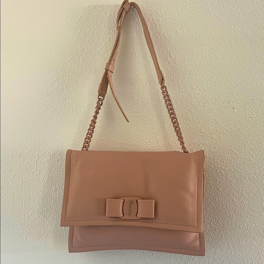 Elegant Tan Handbag